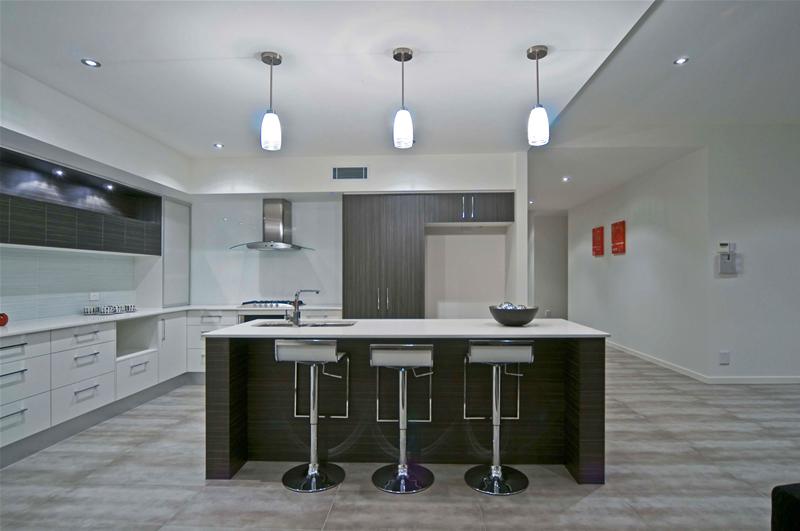 SLEEK CONTEMPORARY ENTERTAINER ON WATER Picture 2