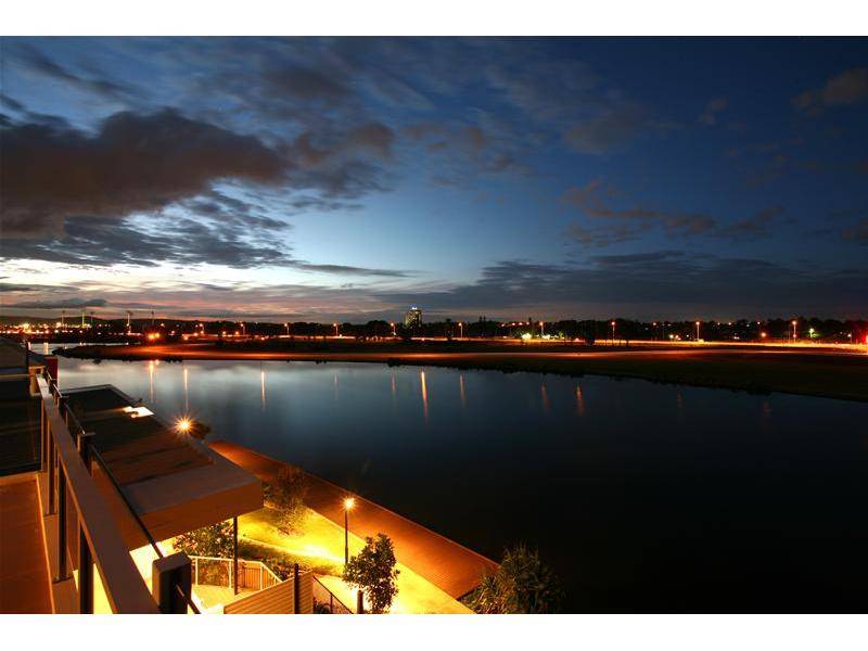 DEVELOPER LIQUIDATES
DIVORCE FORCES SALE Picture 2