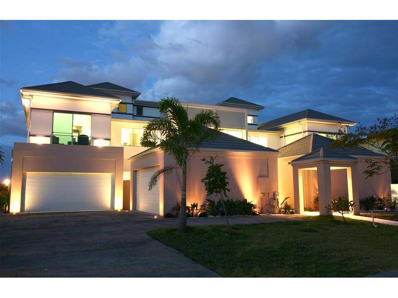 DEVELOPER LIQUIDATES
DIVORCE FORCES SALE Picture 3