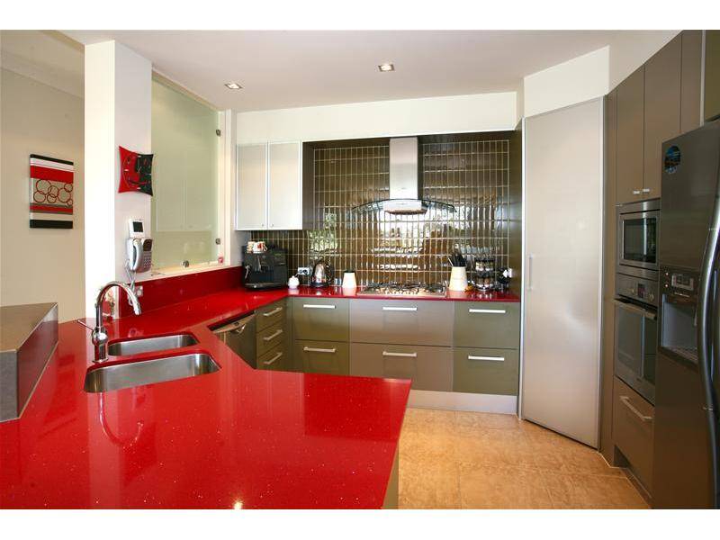 VENDOR PURCHASED ELSEWHERE
MUST BE SOLD! Picture 3