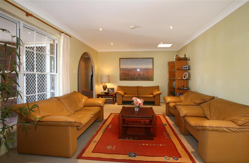 SUNNY, PRIVATE FAMILY RENOVATOR Picture 2