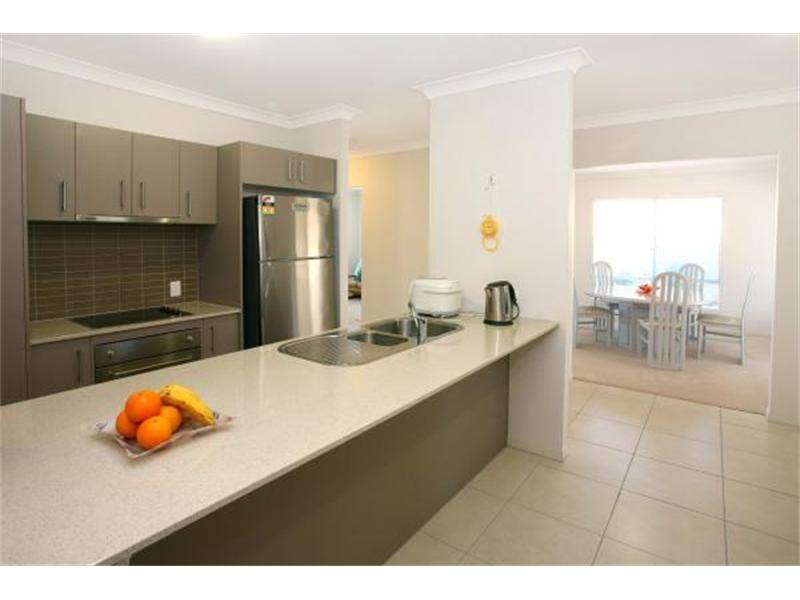 IS THIS WHAT YOUVE BEEN WAITING FOR? OWNER MOVING OVERSEAS! Picture 2