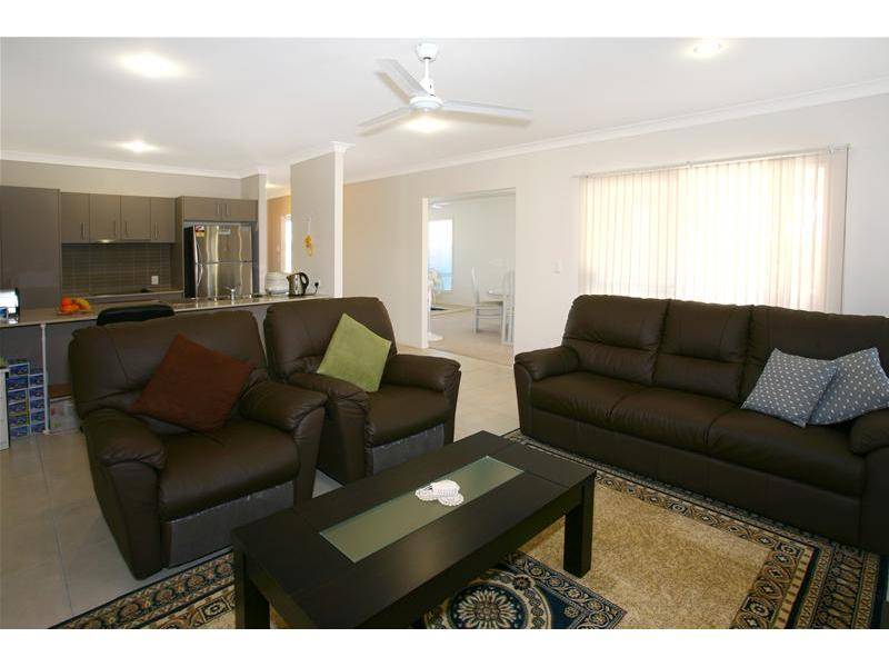 IS THIS WHAT YOUVE BEEN WAITING FOR? OWNER MOVING OVERSEAS! Picture 1