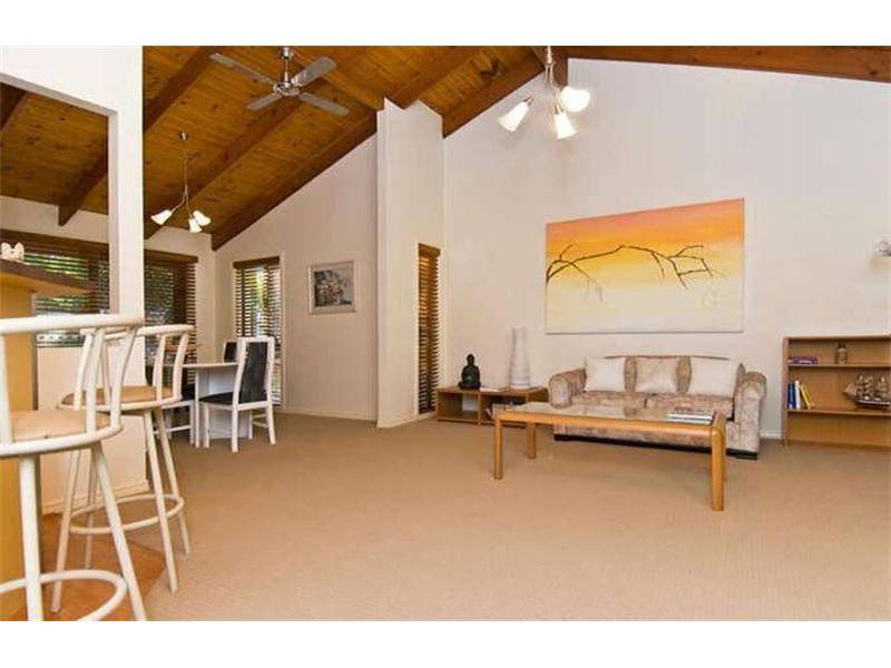 Big 4 bedroom home and one that TICKS all the boxes Picture 3