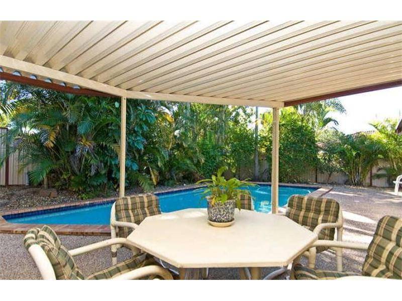 Big 4 bedroom home and one that TICKS all the boxes Picture 2