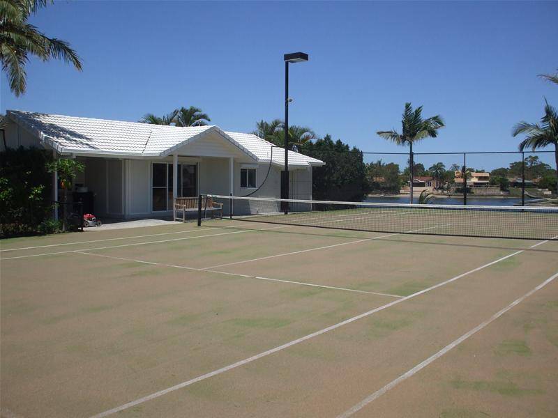 POINT POSITION - MERMAID WATERS Picture 2