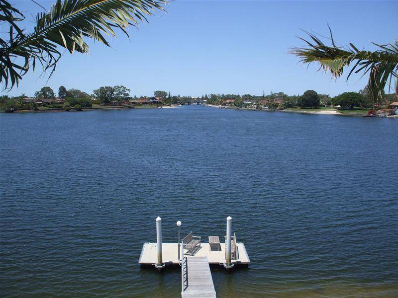 POINT POSITION - MERMAID WATERS Picture 1