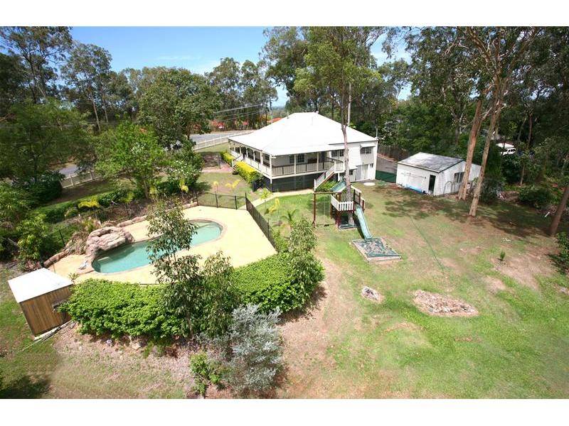 QUEENSLAND CHARMER
MINUTES FROM ROBINA Picture 1