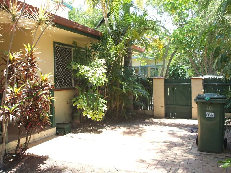 PET FRIENDLY HOUSE WITH 4 BEDROOMS PLUS STUDY Picture 3