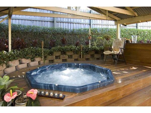 Quiet Cul-de Sac Family Home - Price Dropped Picture 3