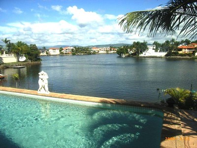 WATERFRONT FAMILY HOME WITH POOL Picture