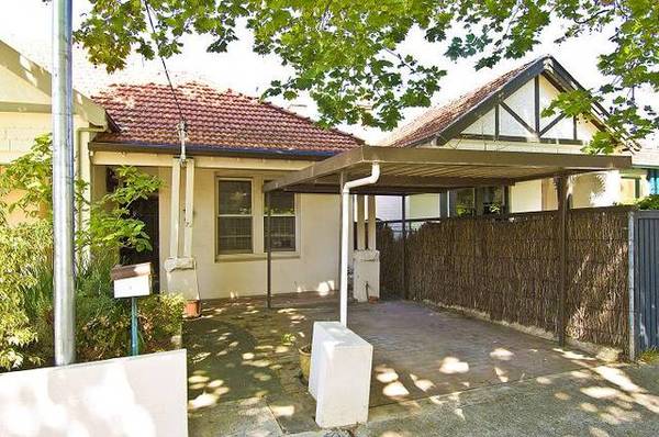 Superbly Positioned Semi - Great Potential Picture 1