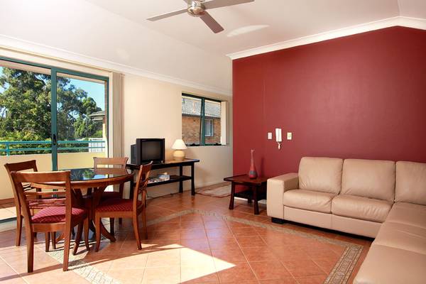 Near New Executive Apartment Picture 1