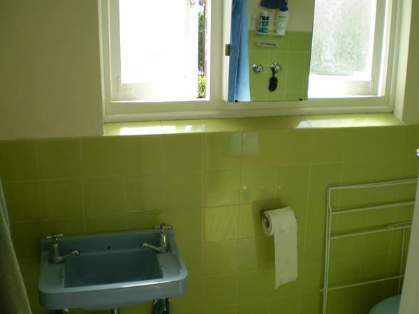 One bedroom apartment located in quiet location Picture 2