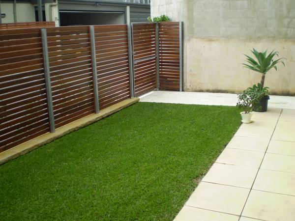 STUNNING 'NEAR NEW' 4 BEDROOM HOME WITH GREAT VIEWS Picture 3