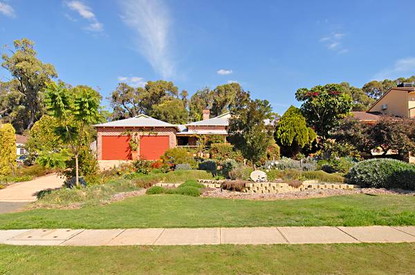 BE FIRST FOR THE PREMIER OPENING Picture 1