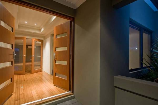 UNDER OFFER Picture 3