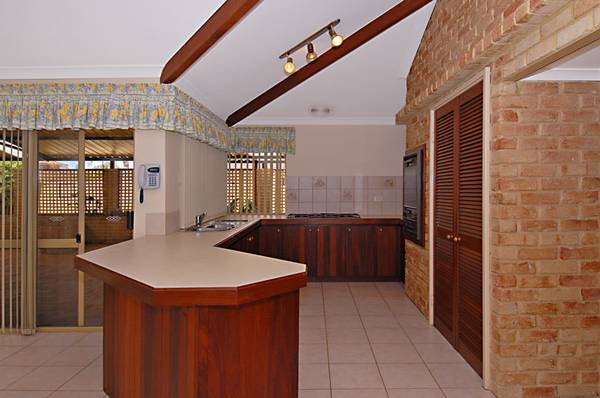 SPACE GALORE IN SOUGHT AFTER WOODVALE Picture SPACE GALORE IN SOUGHT AFTER WOODVALE Picture