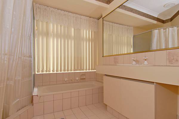 SPACE GALORE IN SOUGHT AFTER WOODVALE Picture SPACE GALORE IN SOUGHT AFTER WOODVALE Picture