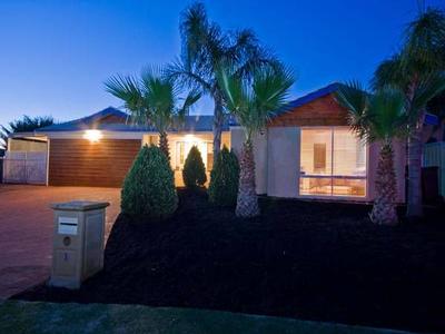 MOVE RIGHT INTO THIS STUNNING FAMILY HOME!!! Picture MOVE RIGHT INTO THIS STUNNING FAMILY HOME!!! Picture