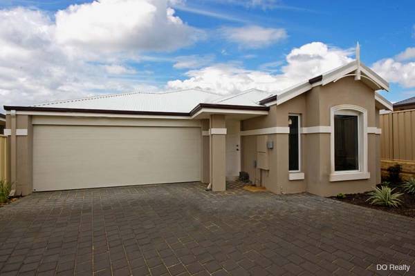 LIGHT, BRIGHT DUPLEX Picture 1