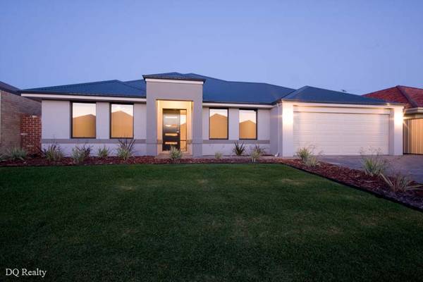 SPACIOUS...IDEAL...FAMILY HOME Picture 1