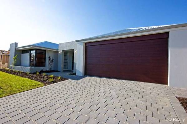 'CHIC...CONTEMPORARY...VERSATILE...' Picture