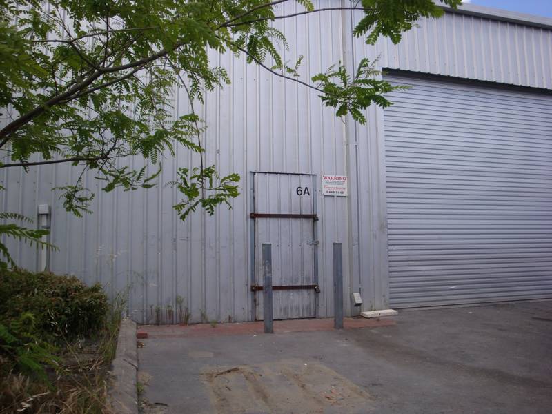 WAREHOUSE
UNIT
-
DRASTICALLY REDUCED, CALL NOW TO MAKE AN OFFER Picture 1