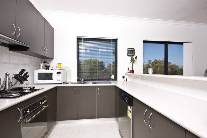 NEW TO MARKET Picture 2