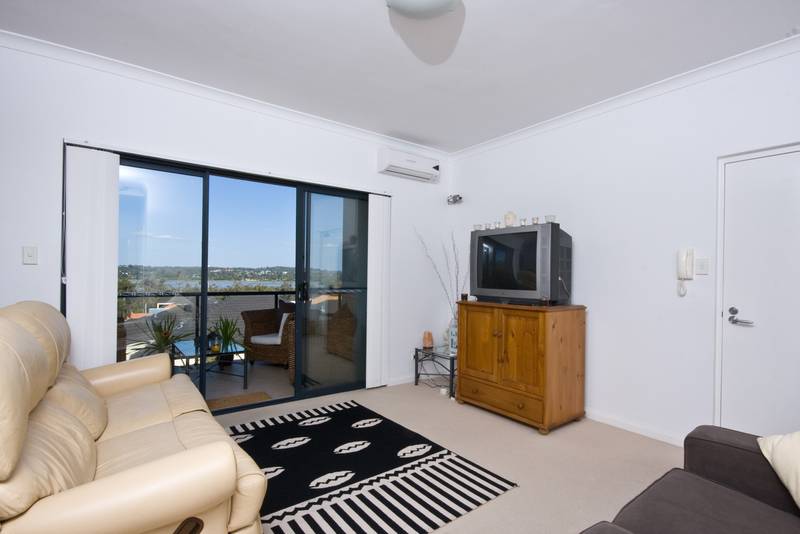 NEW TO MARKET Picture 3