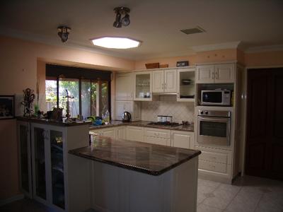 Quiet Cul-De-Sac & Ocean Views Picture