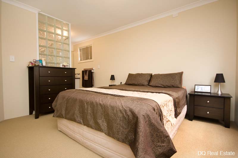 ENJOY THIS UNIQUE LOCATION! - Picture 1