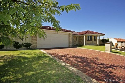 SUPERB SPACIOUS FAMILY HOME PLUS INDEDPENDENT GRANNY FLAT Picture