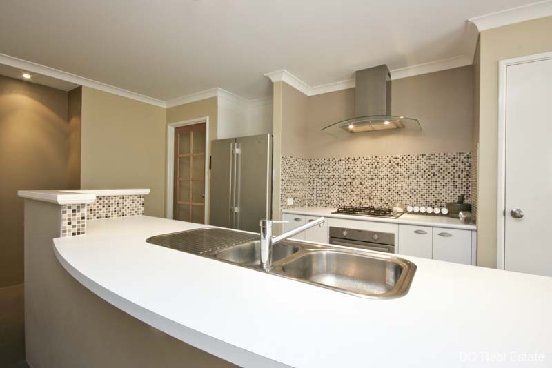 FIRST HOME OWNERS OR INVESTORS DELIGHT Picture 2