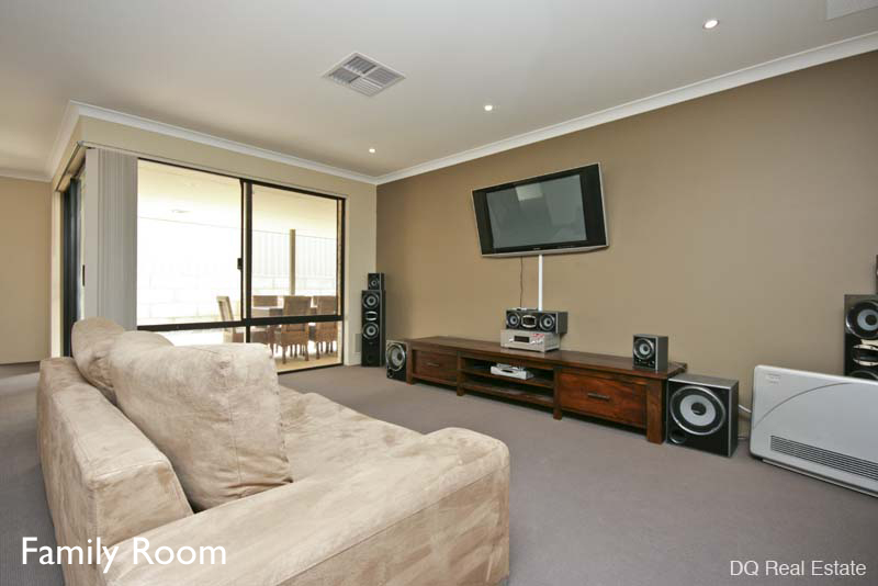 FIRST HOME OWNERS OR INVESTORS DELIGHT Picture 3