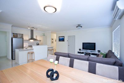 FIRST CLASS BUYING! Picture