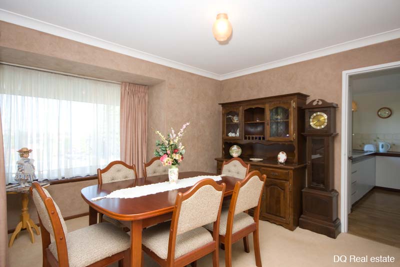 INVITING PRICE - INVITING HOME! Picture 1