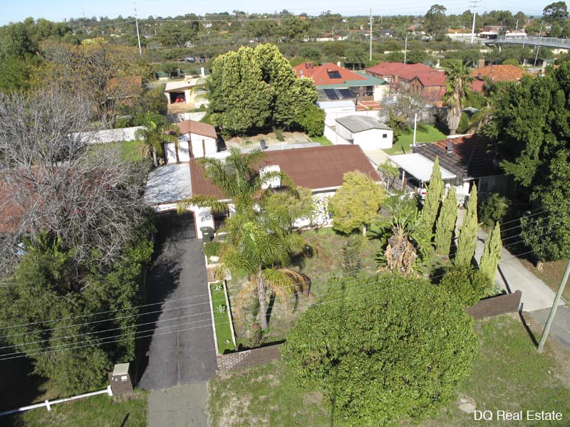 Under Offer, Under Offer, Under Offer! Picture 3