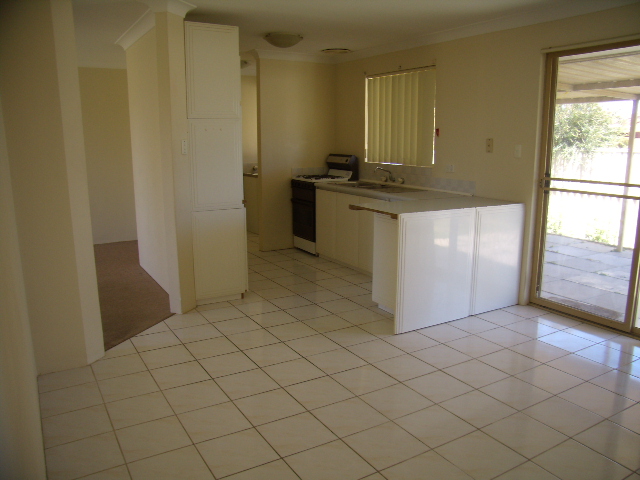 Freshly Painted & Brand New Carpets! Picture 2