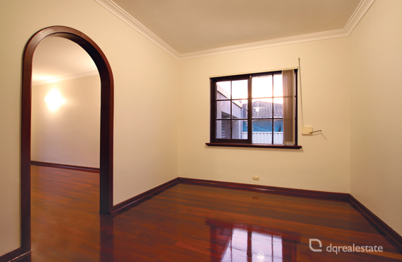 UNDER OFFER, UNDER OFFER, UNDER OFFER! Picture 3