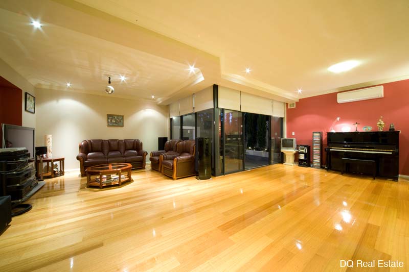 UNDER OFFER, UNDER OFFER, UNDER OFFER! Picture 3