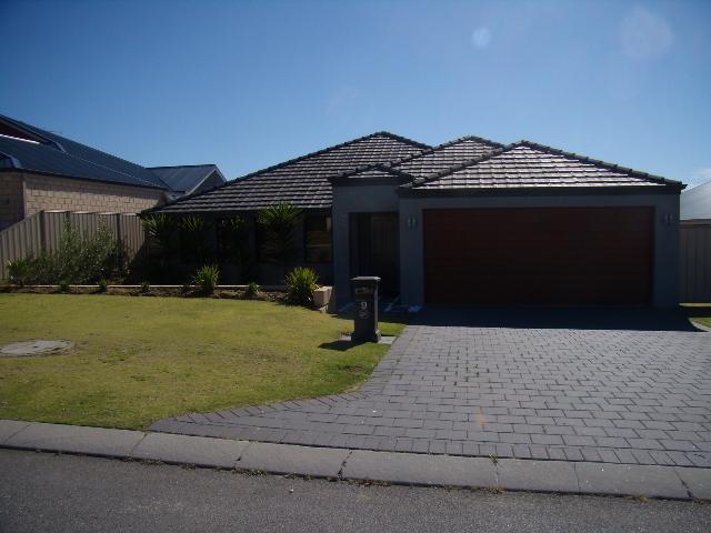 Spacious 4x2 Family Home - Available Now!!! Picture 1
