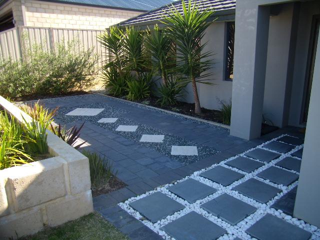 Spacious 4x2 Family Home - Available Now!!! Picture 2