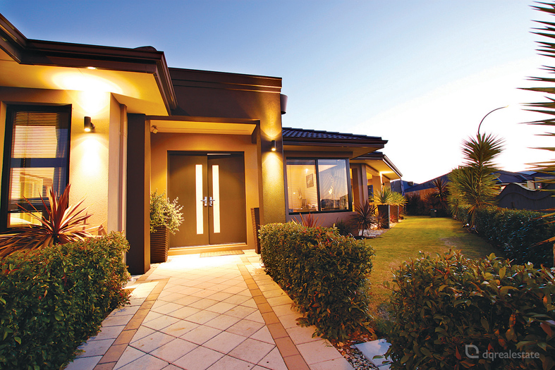 Plush, Lush & all the Pizzaz!
- Grand Opening Cancelled - Under Offer Picture 1