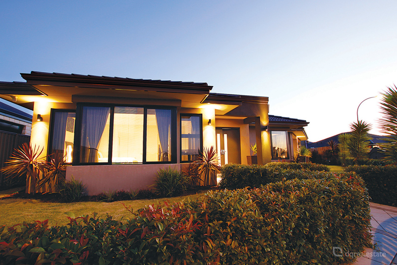 Plush, Lush & all the Pizzaz!
- Grand Opening Cancelled - Under Offer Picture 2