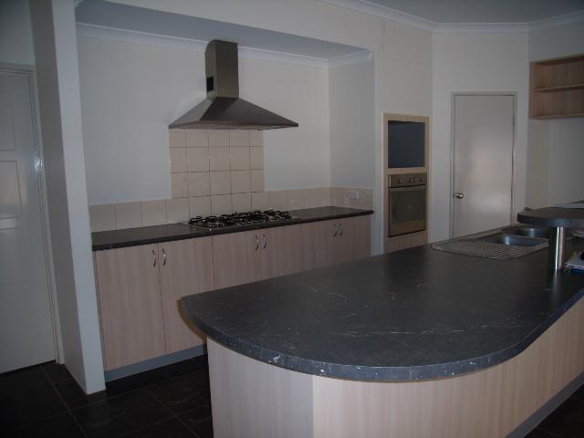 New to market in Regency Waters! Picture 3