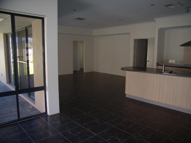 New to market in Regency Waters! Picture 2