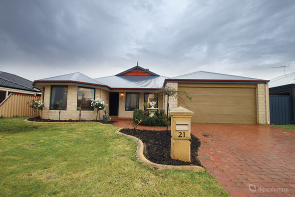 HOME OPEN CANCELLED - UNDER OFFER Picture 1