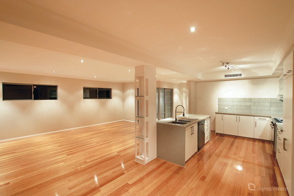 BRAND NEW READY TO MOVE IN! Picture 3