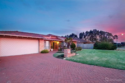 INSPIRED COASTAL LIVING Picture